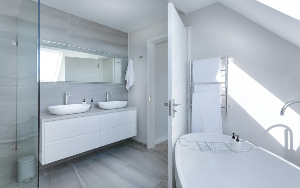 Van afbraak tot volledige installatie van je nieuwe badkamer